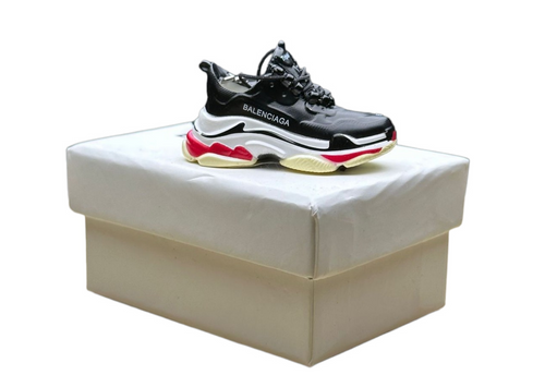 Red Balenciaga triple s - The Shoe Box