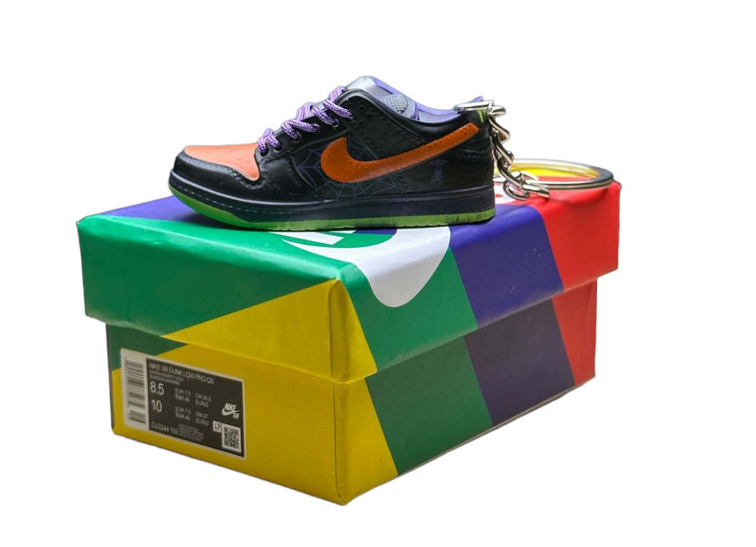 SB Night Of Mischief Low Dunks Trainer Keychain With Mini Shoe Box