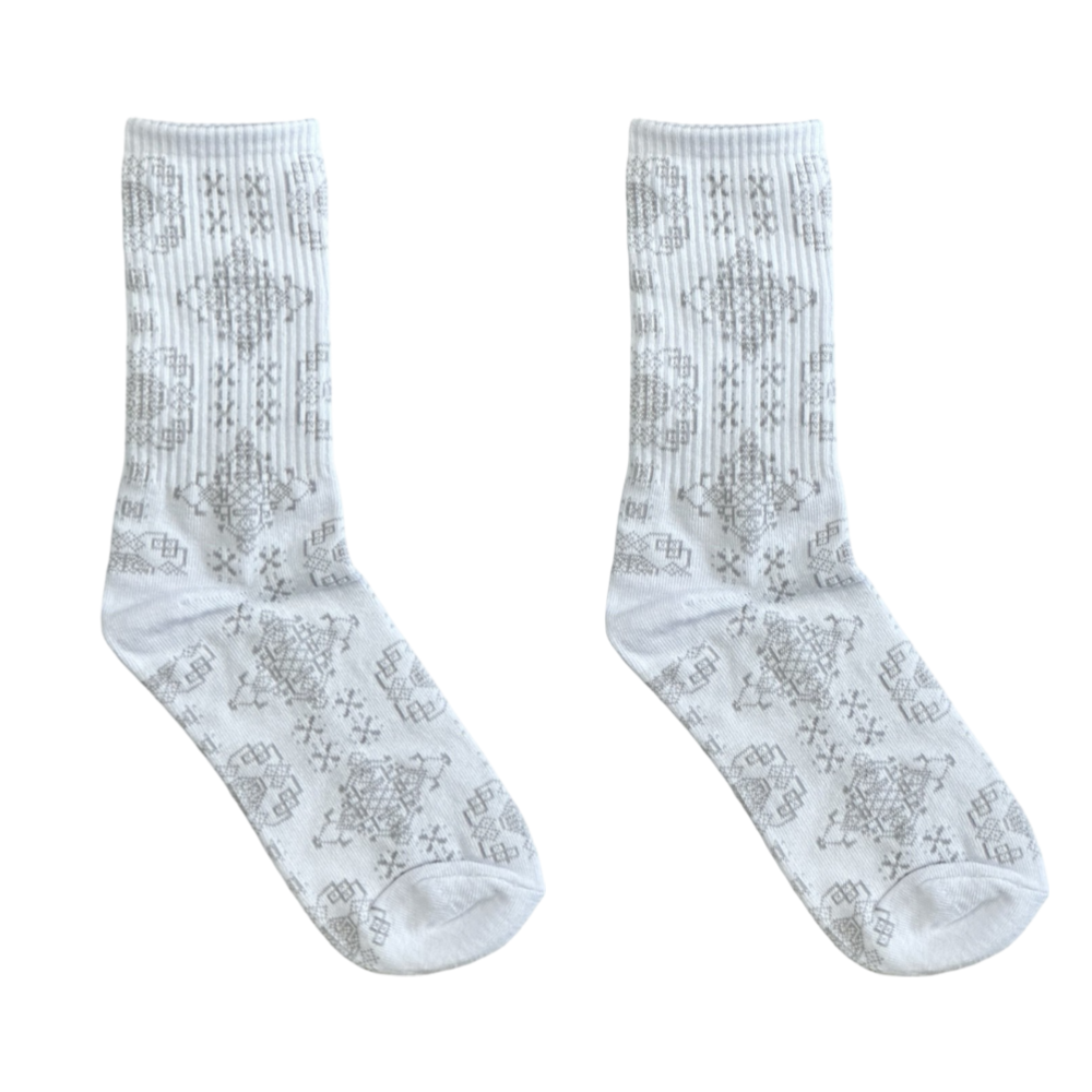 🎁 Snow Flake White Unisex Socks (100% off)